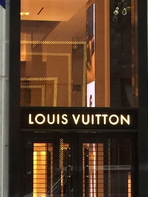 louis vuitton shoes saks fifth avenue|louis vuitton store nyc.